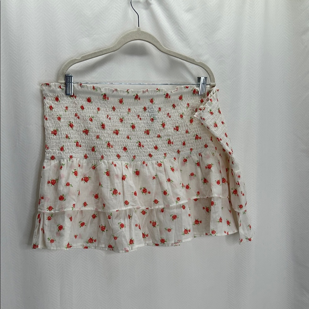 H&M white Mini Skirt with rose Print